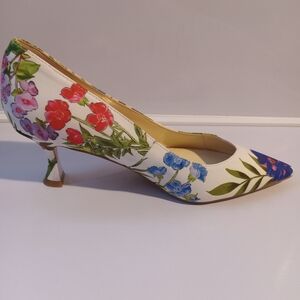 Nine West Ariella 2 pump in the Blue Bouquet Floral Multi color Size 6